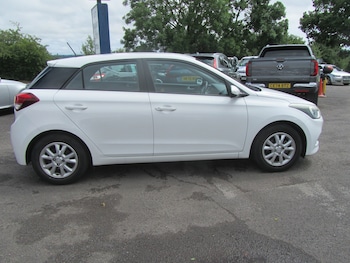 Used Hyundai i20 2017 for sale - 78813340: Photo