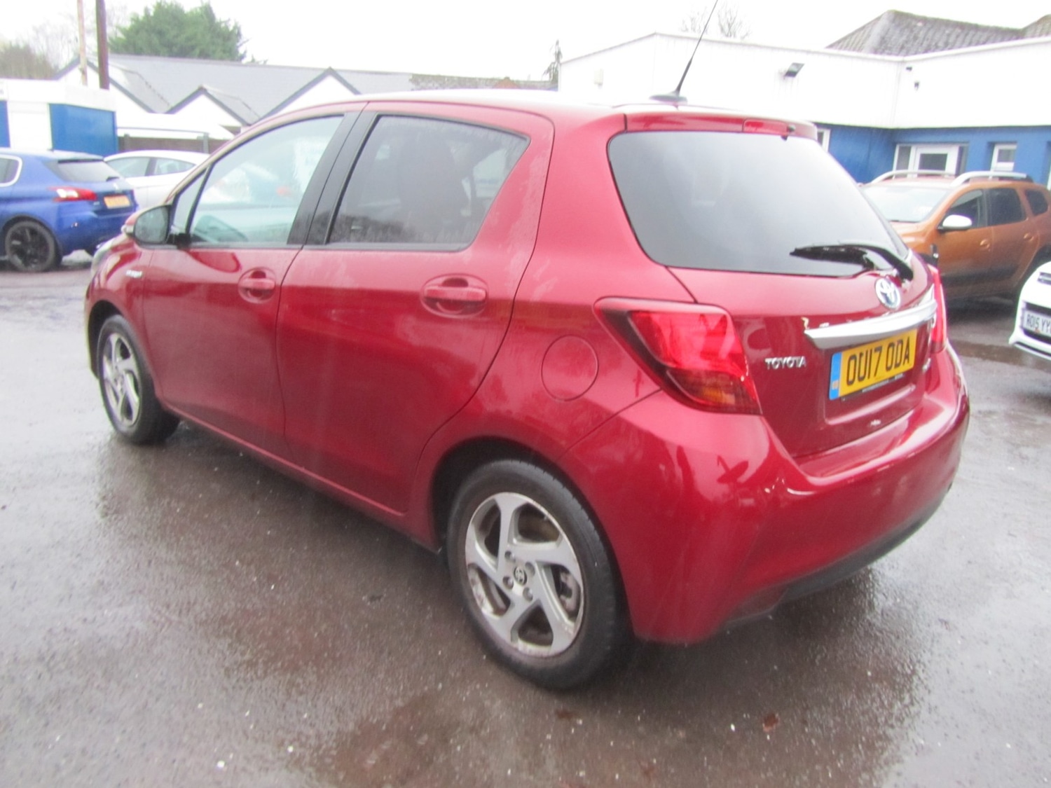 Used Toyota Yaris 2017 for sale - 77213447: Photo 3