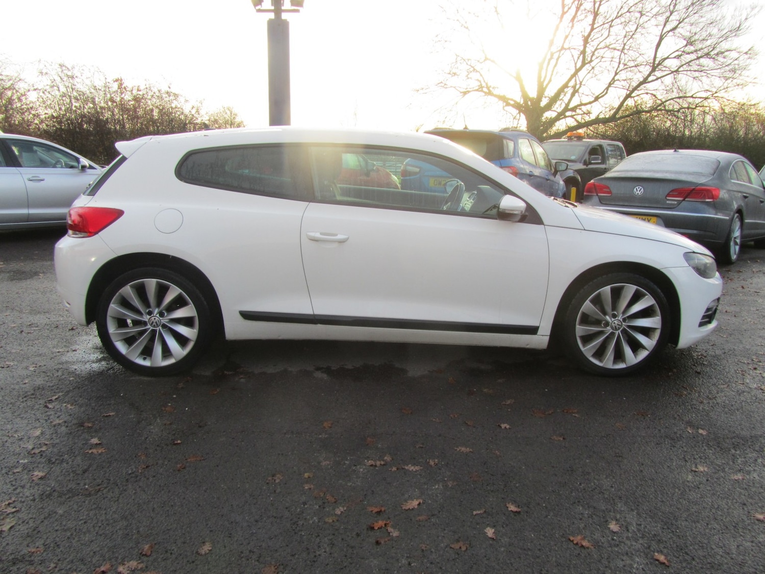 Used Volkswagen Scirocco 2011 for sale - 76830404: Photo 2