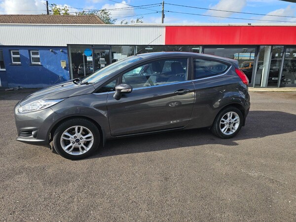 Used Ford Fiesta 2015 for sale - 76023939: Photo 2