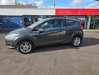 Used Ford Fiesta 2015 for sale - 76023939: Photo 2