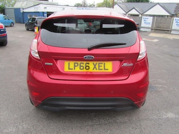 Used Ford Fiesta 2017 for sale - 76019559: Photo 4