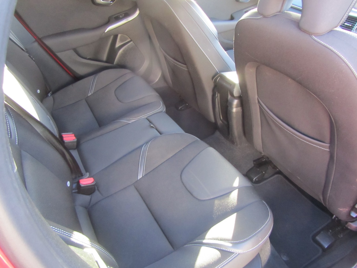 Used Volvo V40 2017 for sale - 77028024: Photo 10