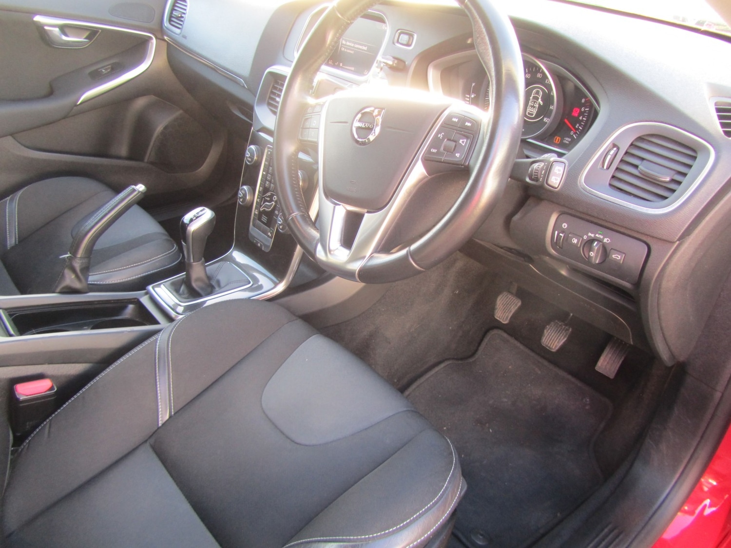 Used Volvo V40 2017 for sale - 77028024: Photo 14