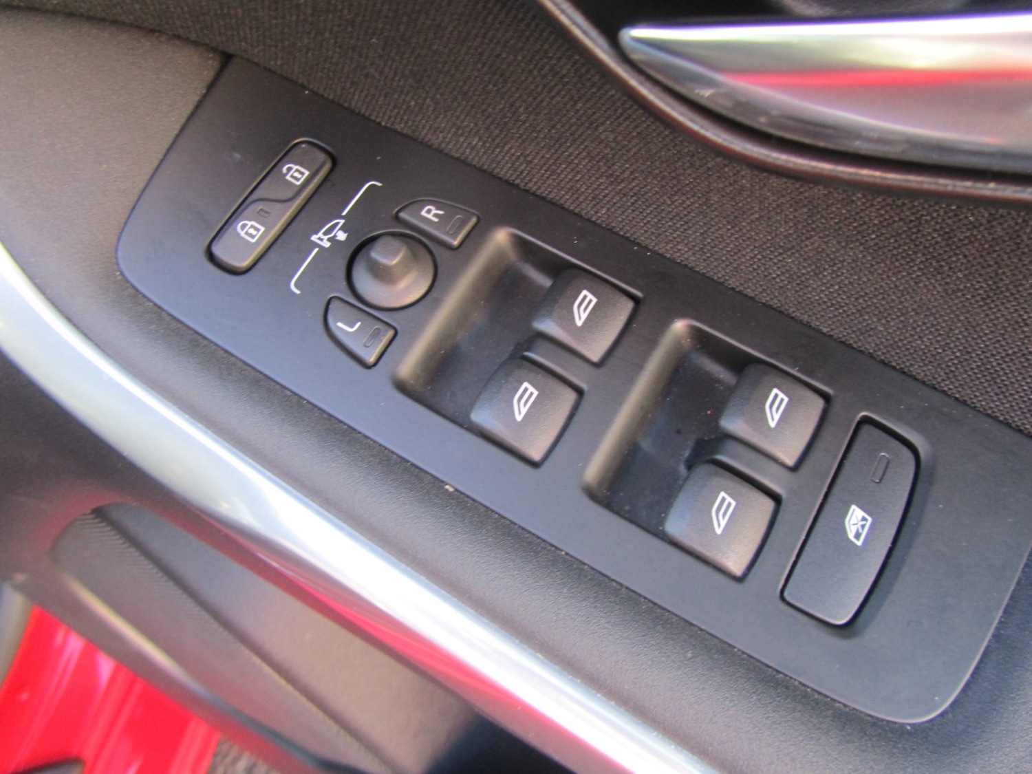 Used Volvo V40 2017 for sale - 77028024: Photo 18