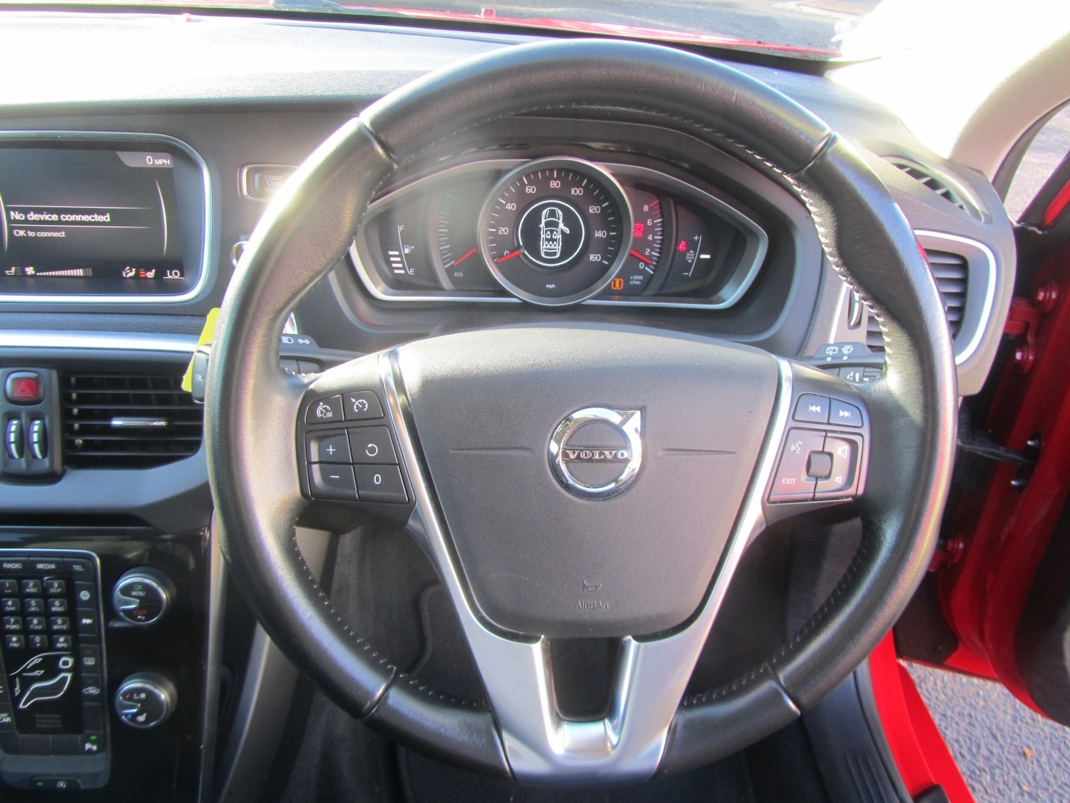 Used Volvo V40 2017 for sale - 77028024: Photo 9