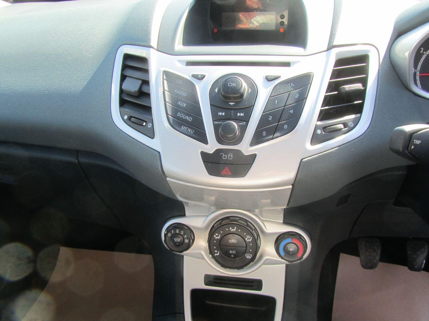 Used Ford Fiesta 2010 for sale - 76340358: Photo 11
