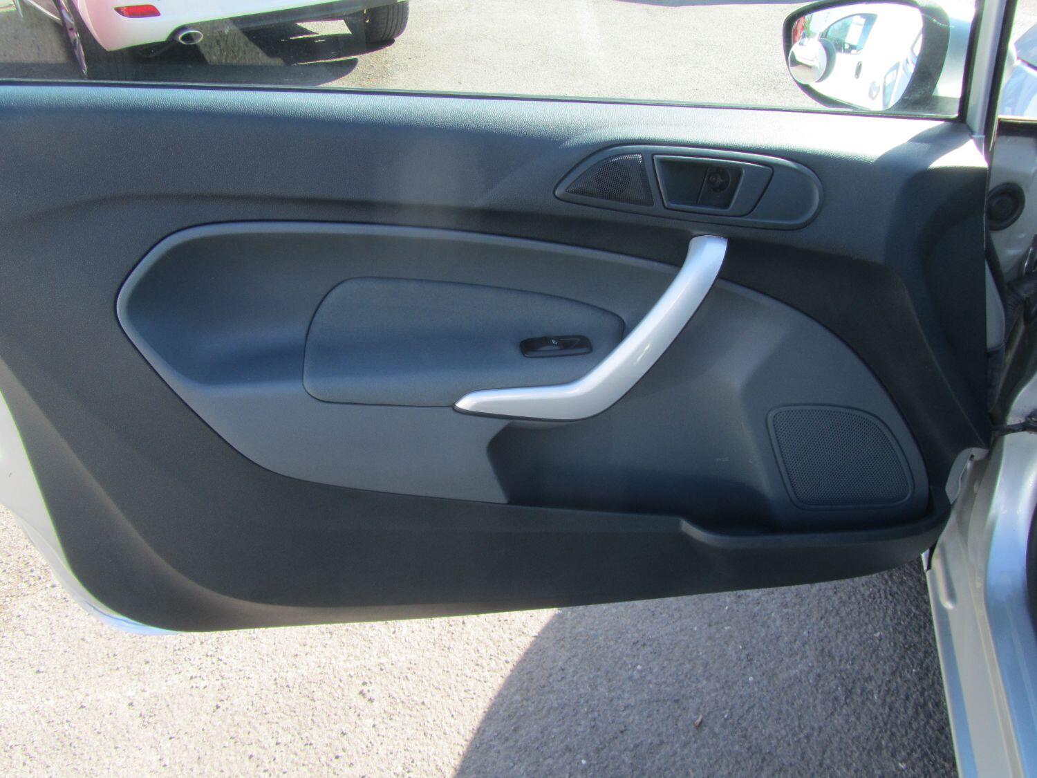 Used Ford Fiesta 2010 for sale - 76340358: Photo 17