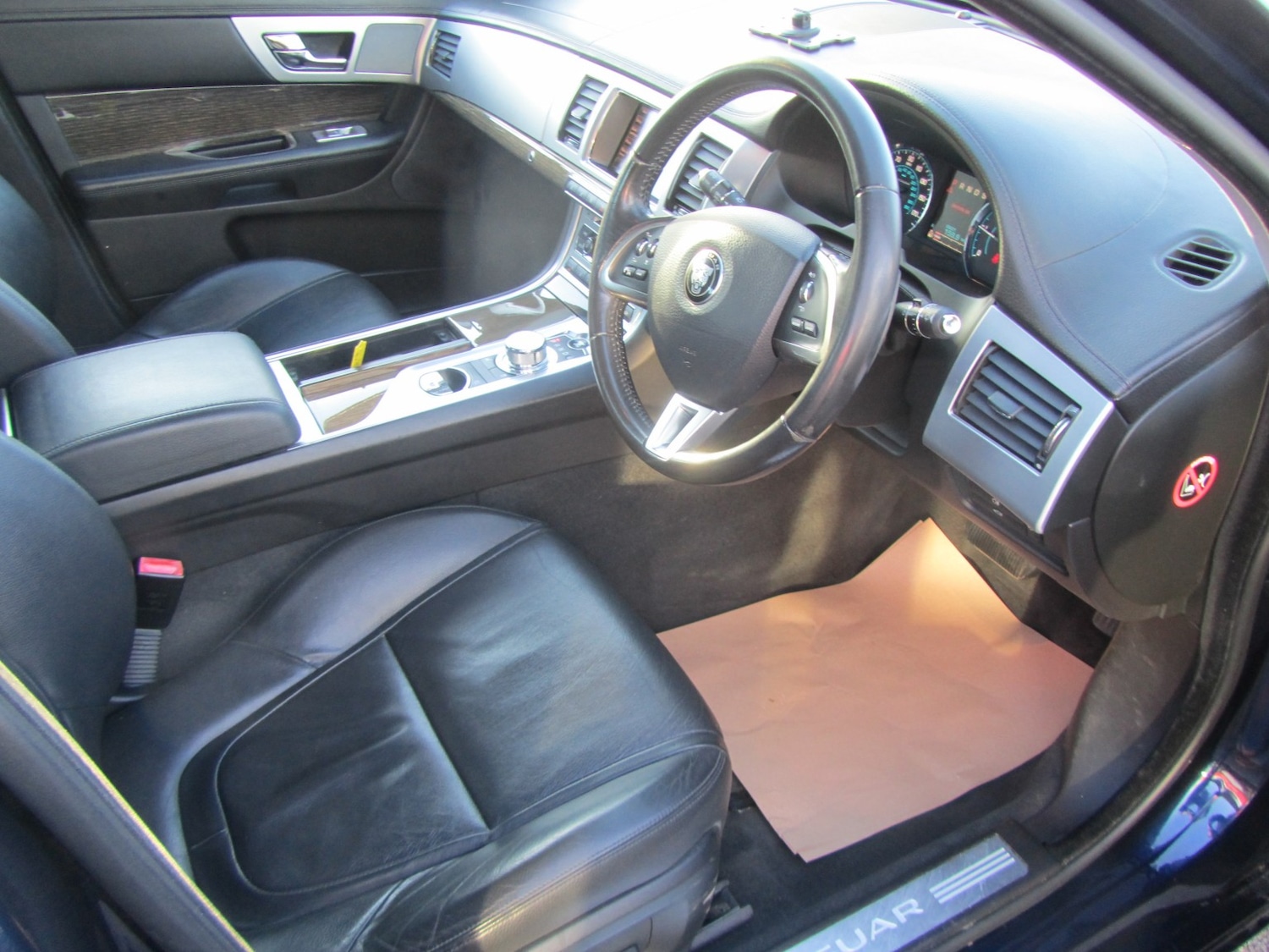 Used Jaguar XF 2015 for sale - 76631568: Photo 11