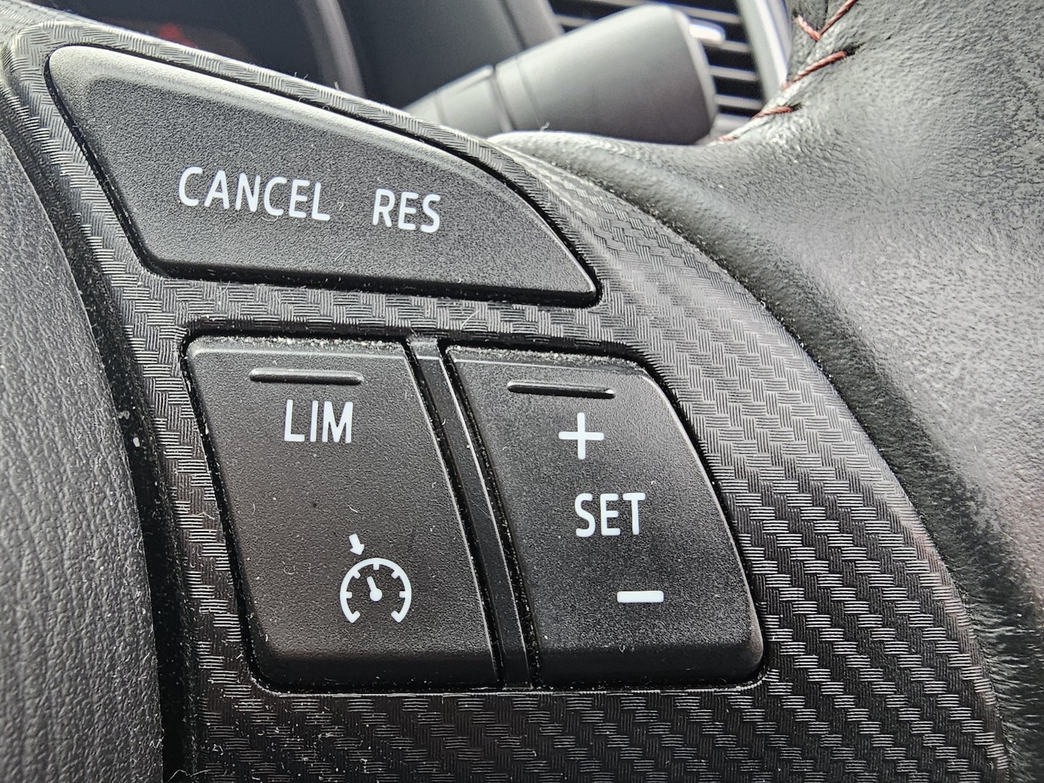 Used Mazda Mazda3 2015 for sale - 76334834: Photo 8