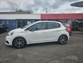 Used Peugeot 208 2016 for sale - 79551872: Photo