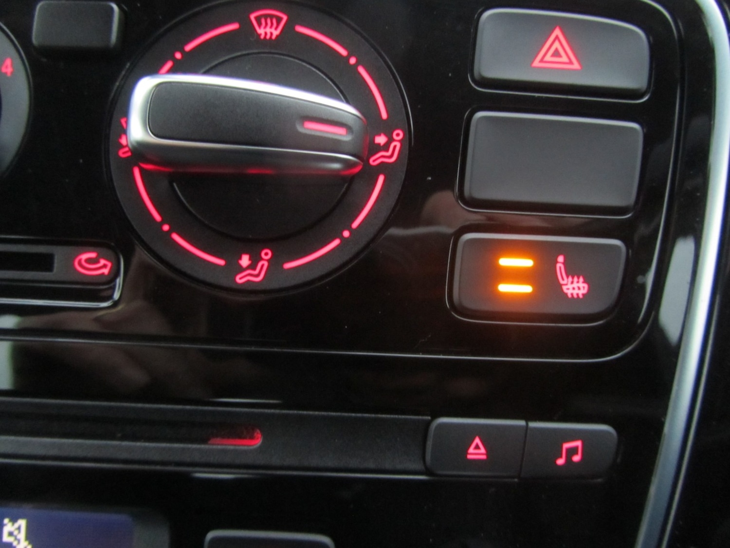 Used Volkswagen up! 2016 for sale - 76580022: Photo 16