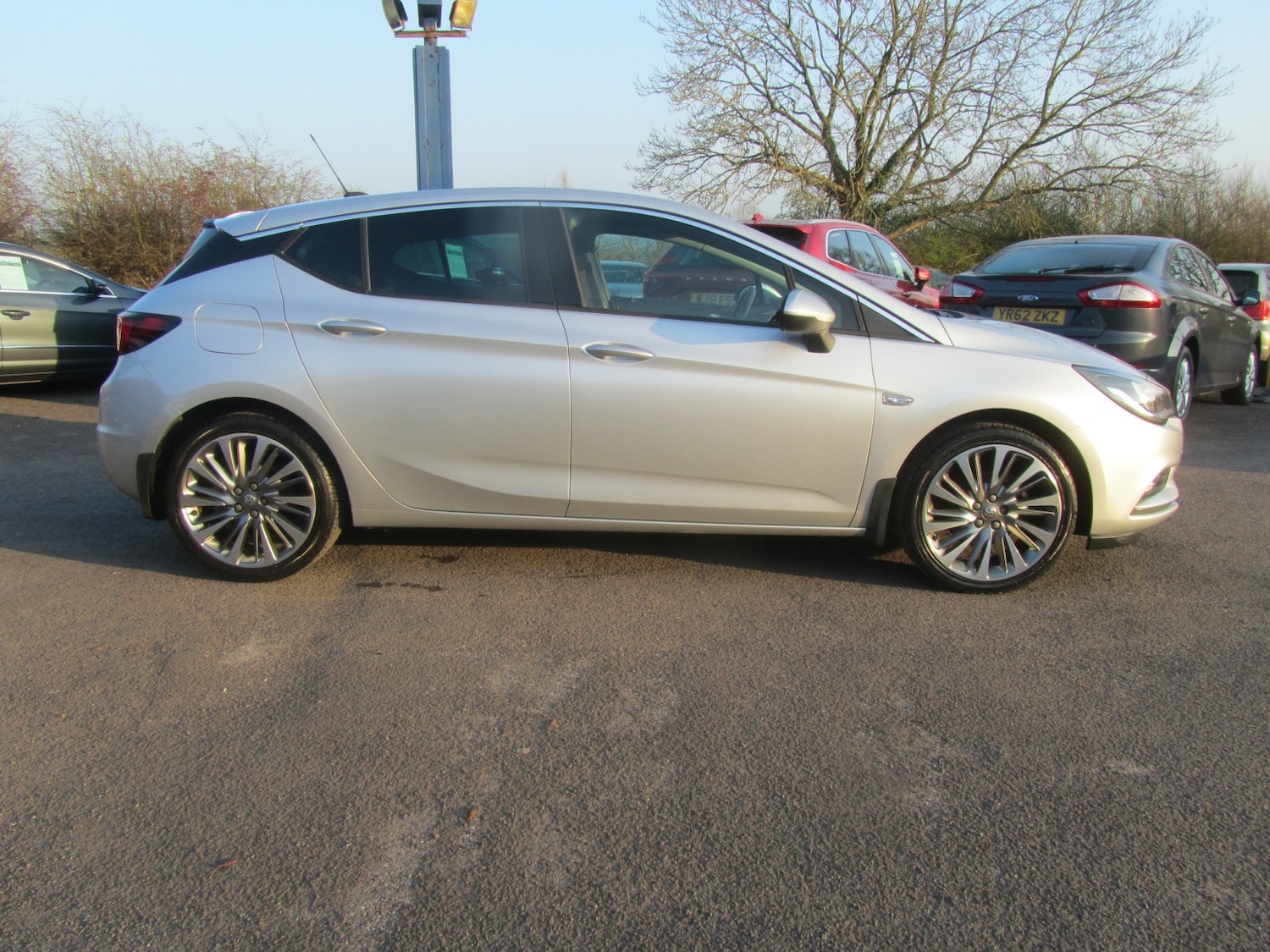Used Vauxhall Astra 2019 for sale - 78045478: Photo 2