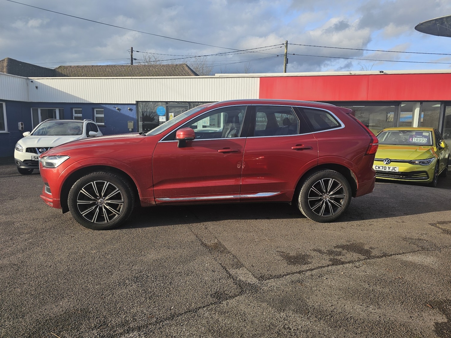 Used Volvo XC60 2018 for sale - 77494665: Photo 2