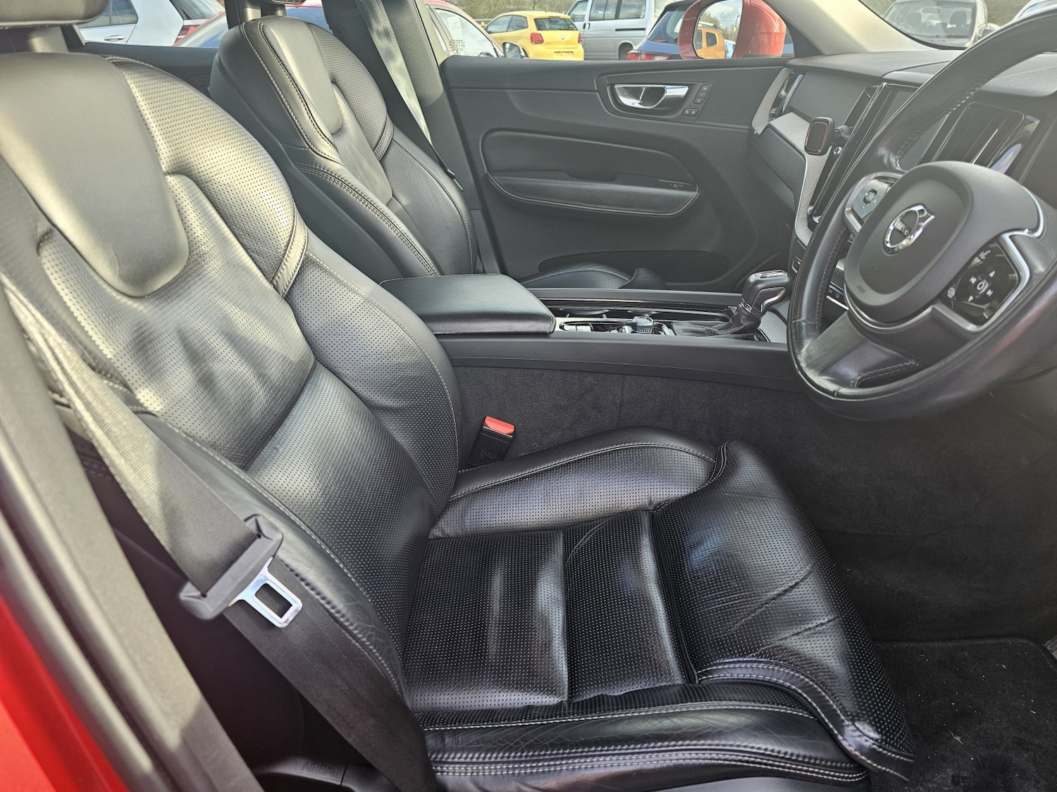 Used Volvo XC60 2018 for sale - 77494665: Photo 3