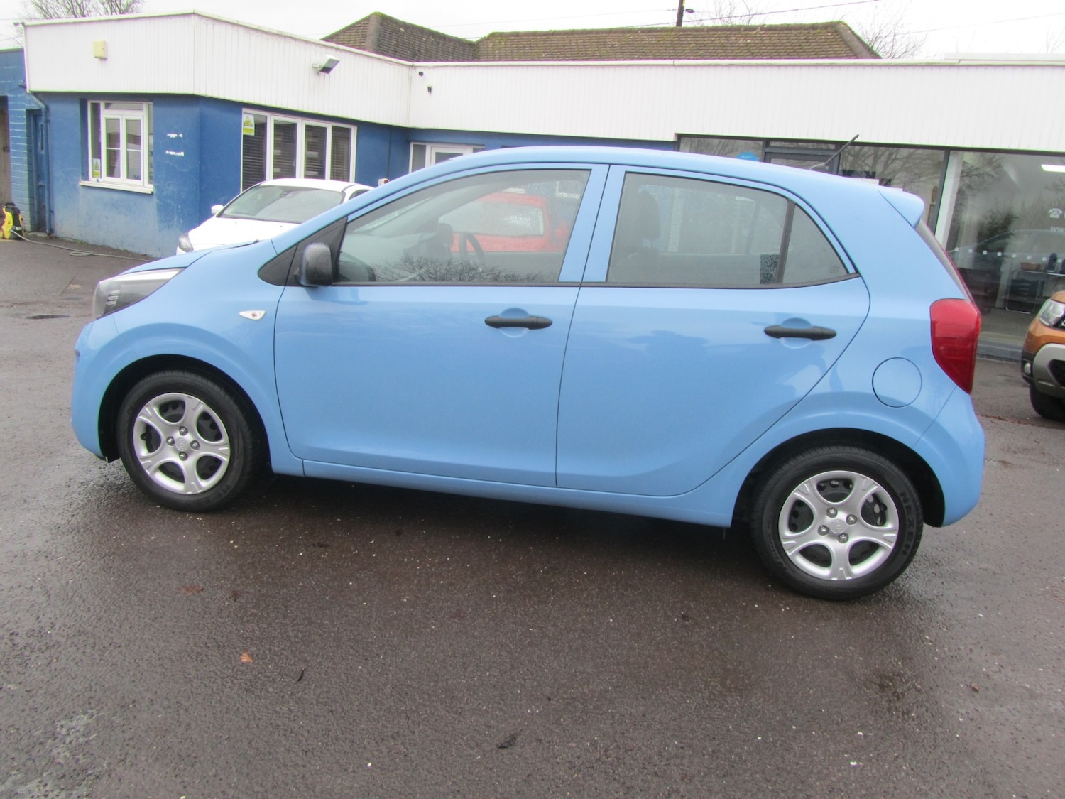 Used Kia Picanto 2019 for sale - 77303645: Photo 2