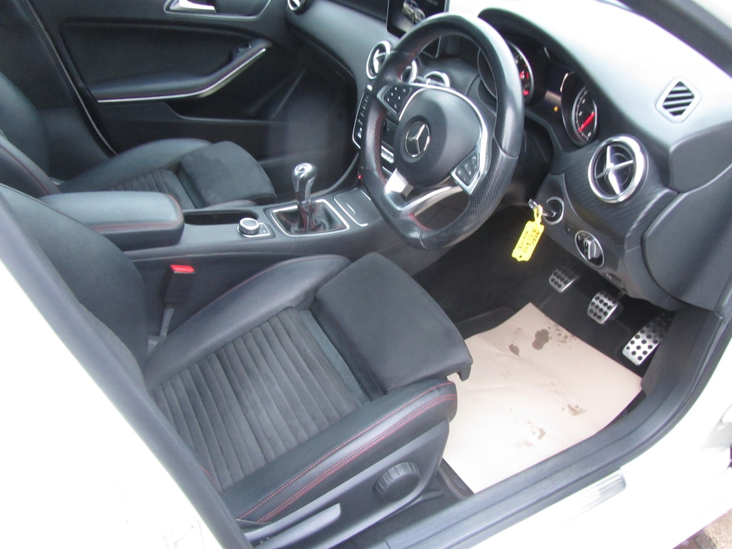 Used Mercedes-Benz A-Class 2016 for sale - 77541677: Photo 2