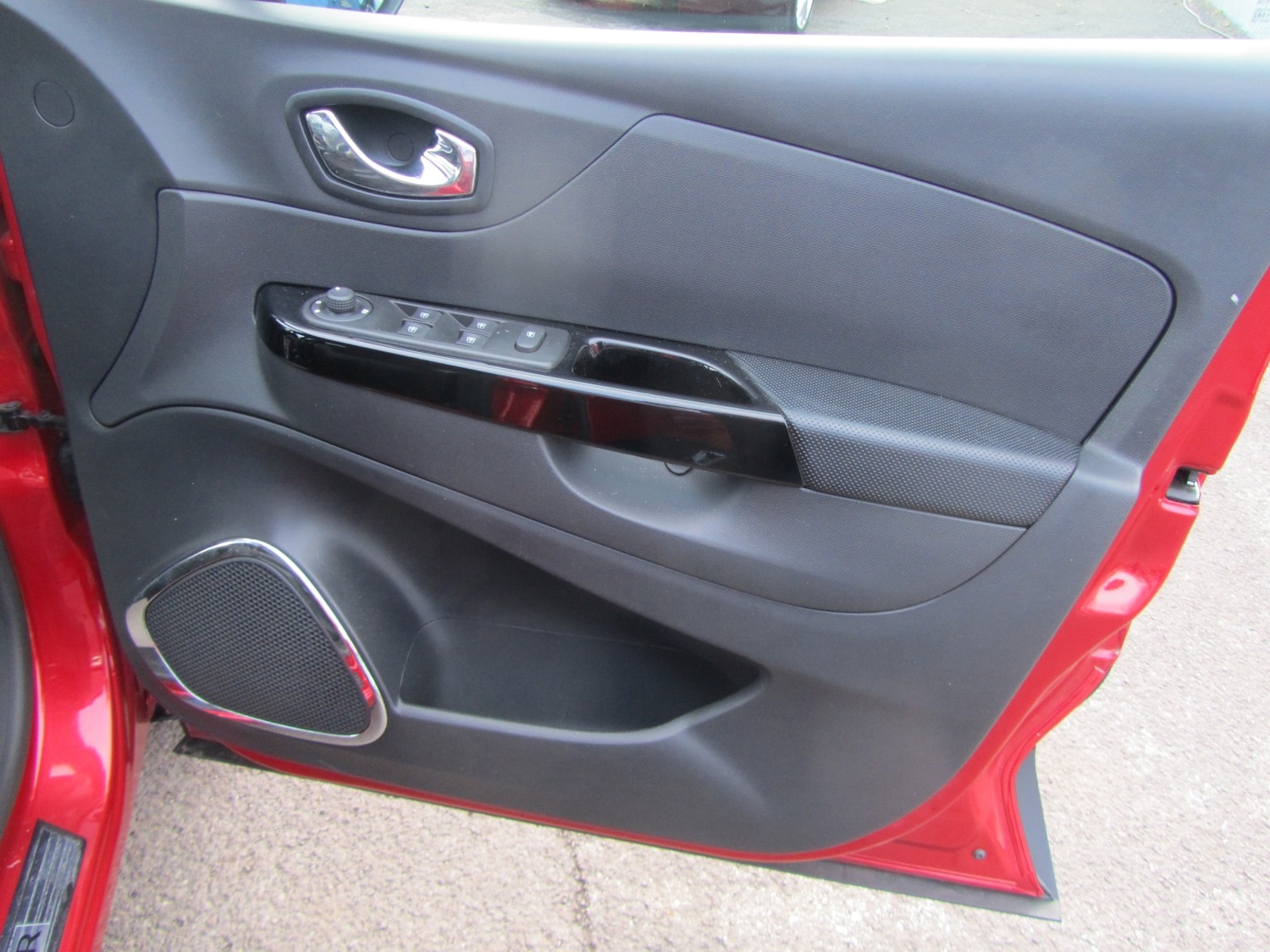 Used Renault Captur 2014 for sale - 76521084: Photo 28