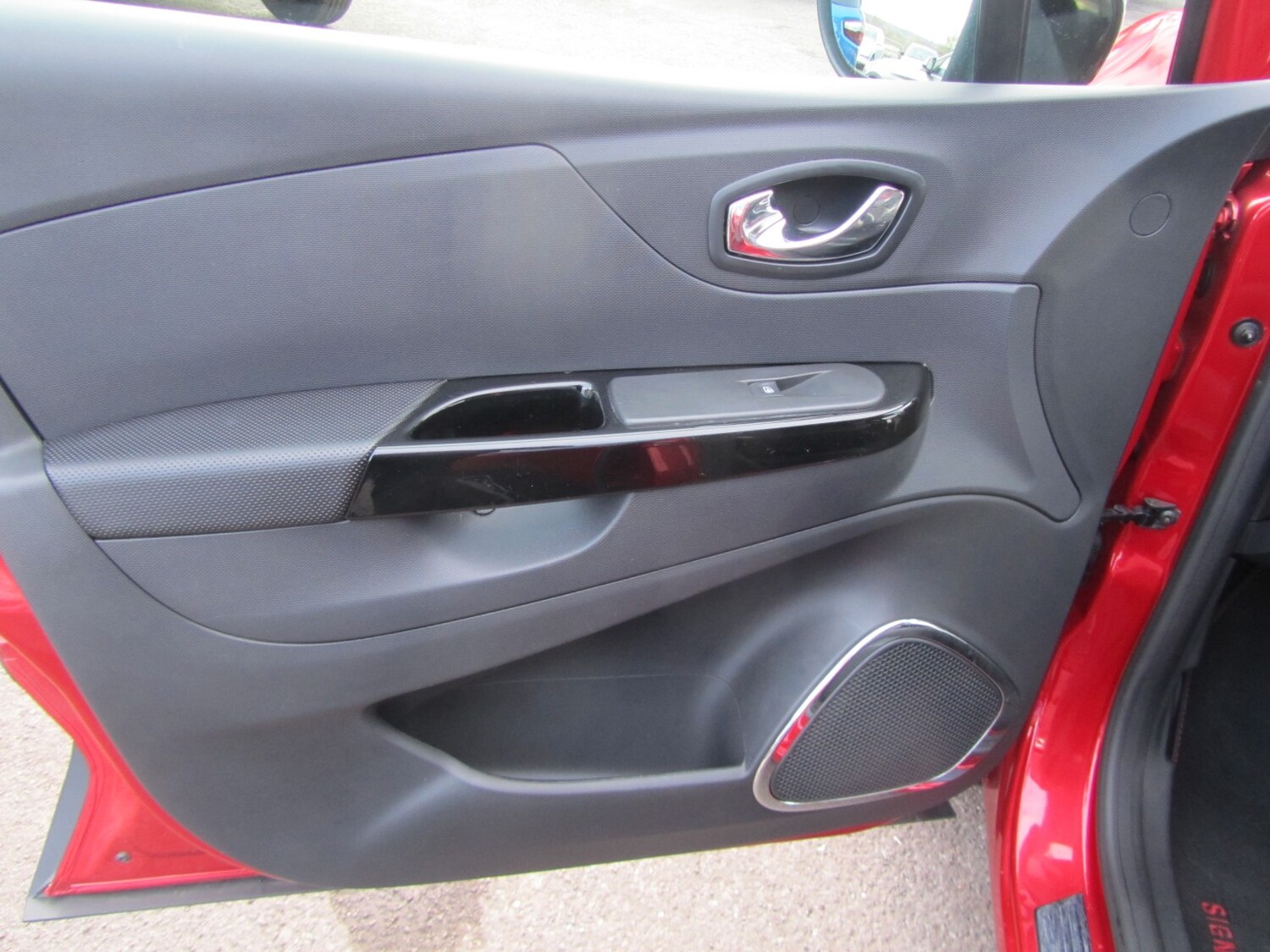 Used Renault Captur 2014 for sale - 76521084: Photo 31