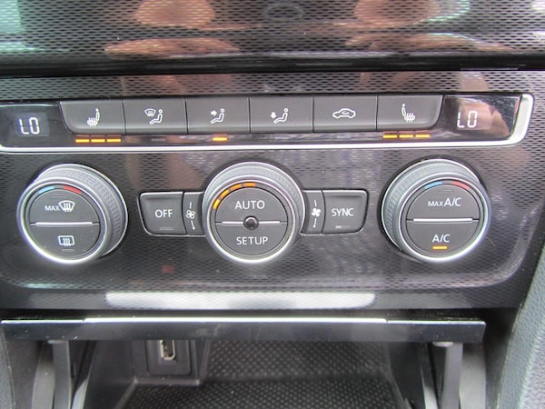 Used Volkswagen Golf 2013 for sale - 74356840: Photo 17