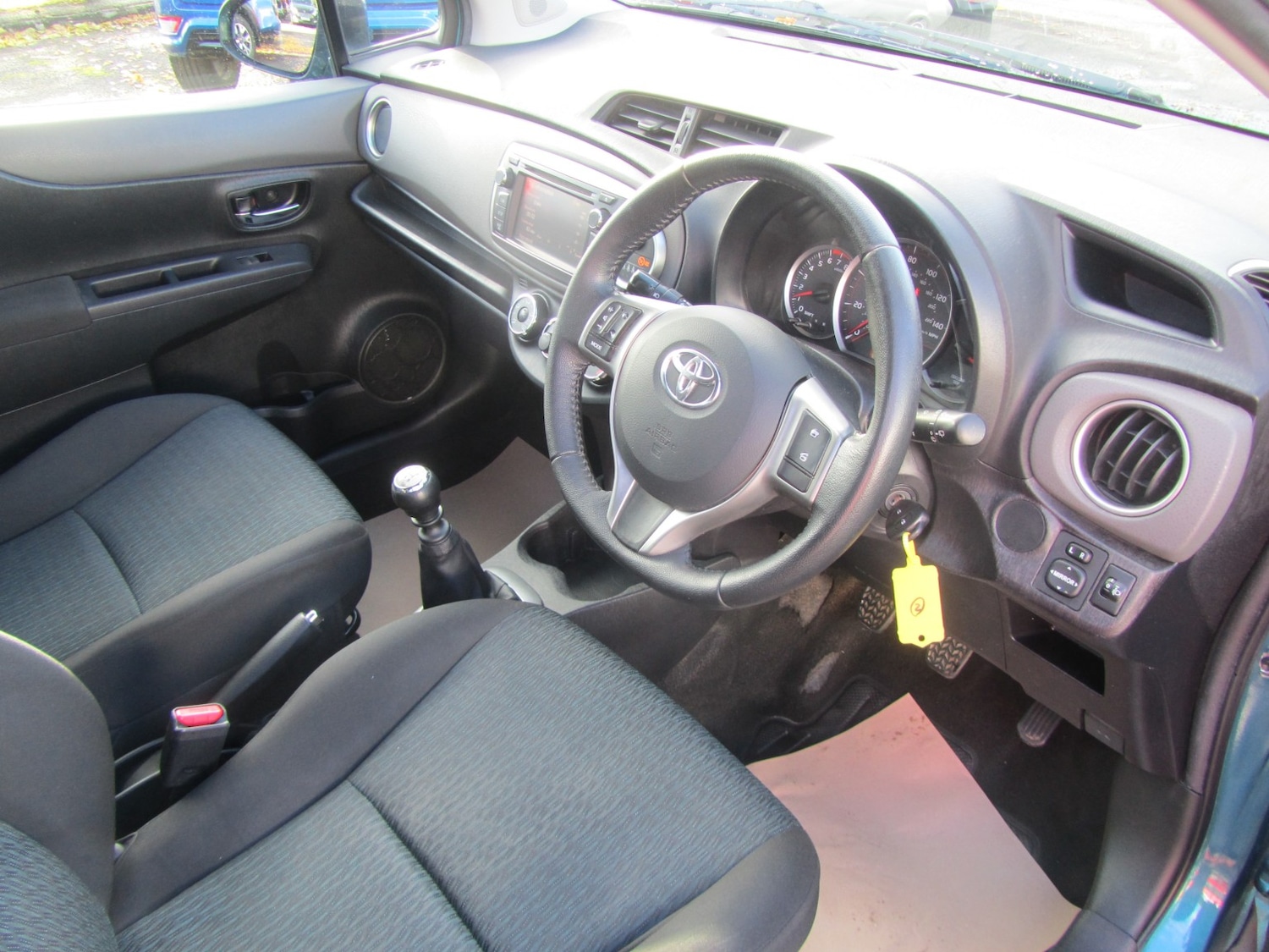 Used Toyota Yaris 2012 for sale - 76430972: Photo 11