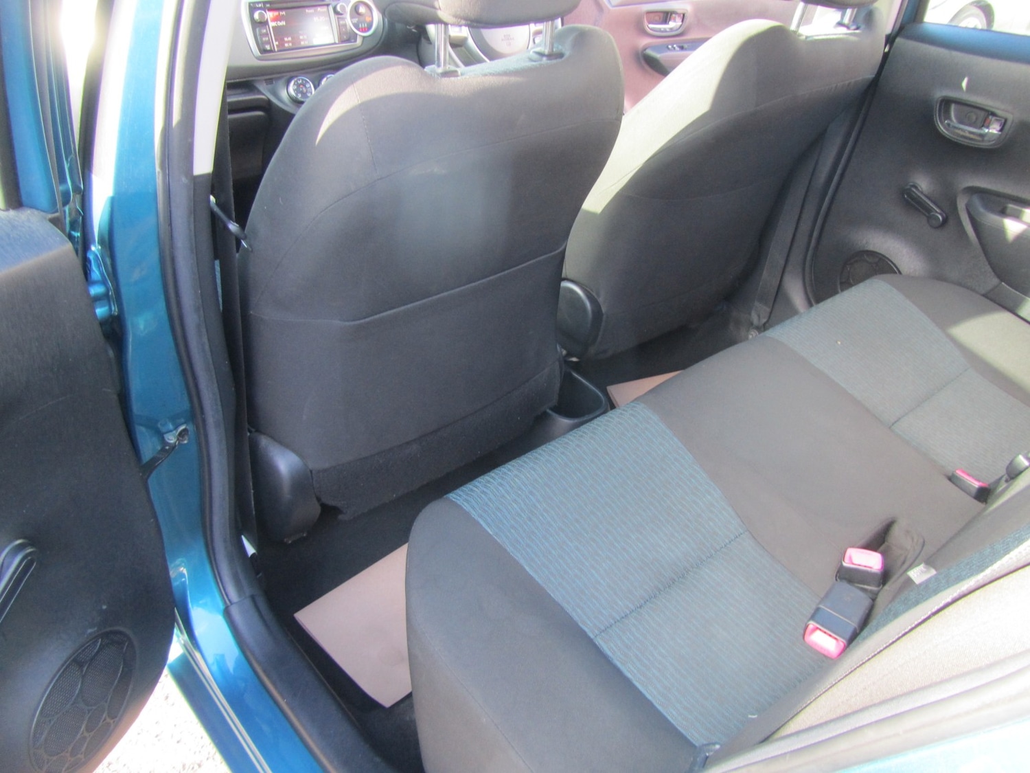 Used Toyota Yaris 2012 for sale - 76430972: Photo 18