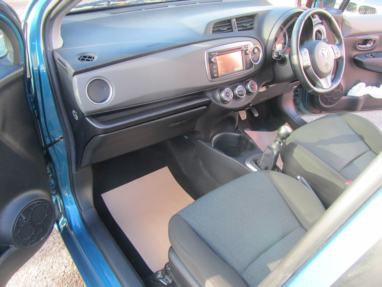 Used Toyota Yaris 2012 for sale - 76430972: Photo 19