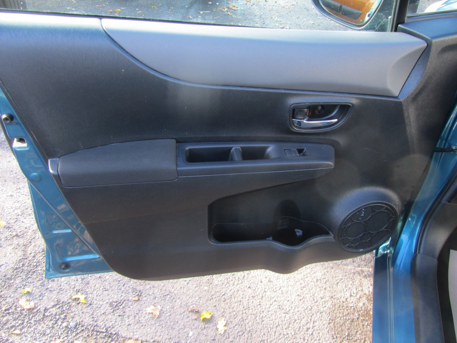 Used Toyota Yaris 2012 for sale - 76430972: Photo 23