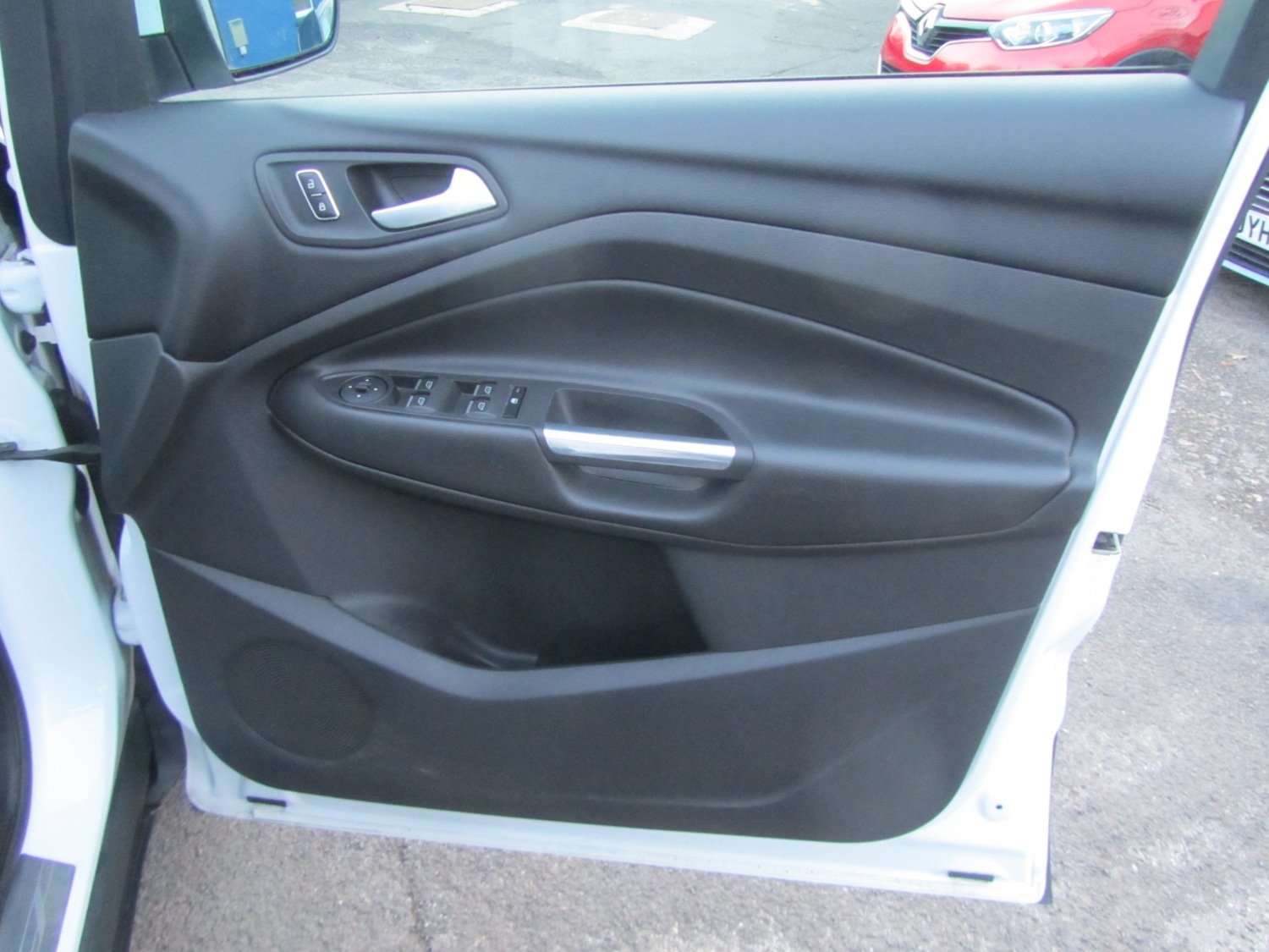 Used Ford Kuga 2015 for sale - 75615839: Photo 28