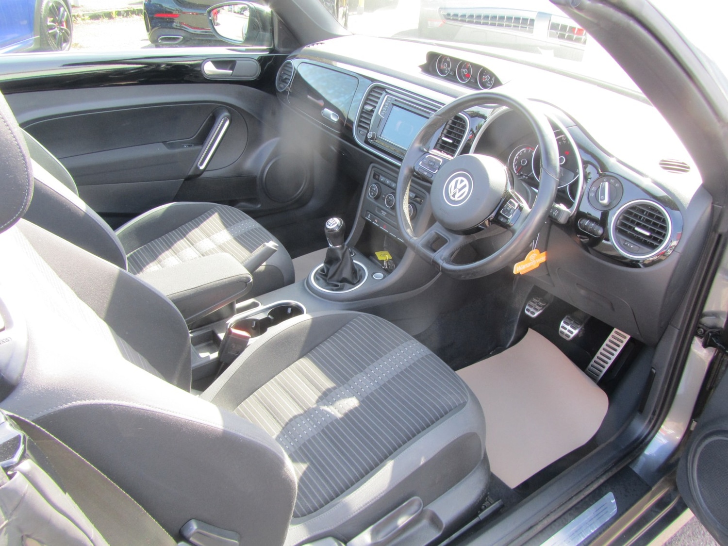 Used Volkswagen Beetle 2016 for sale - 78182931: Photo 9