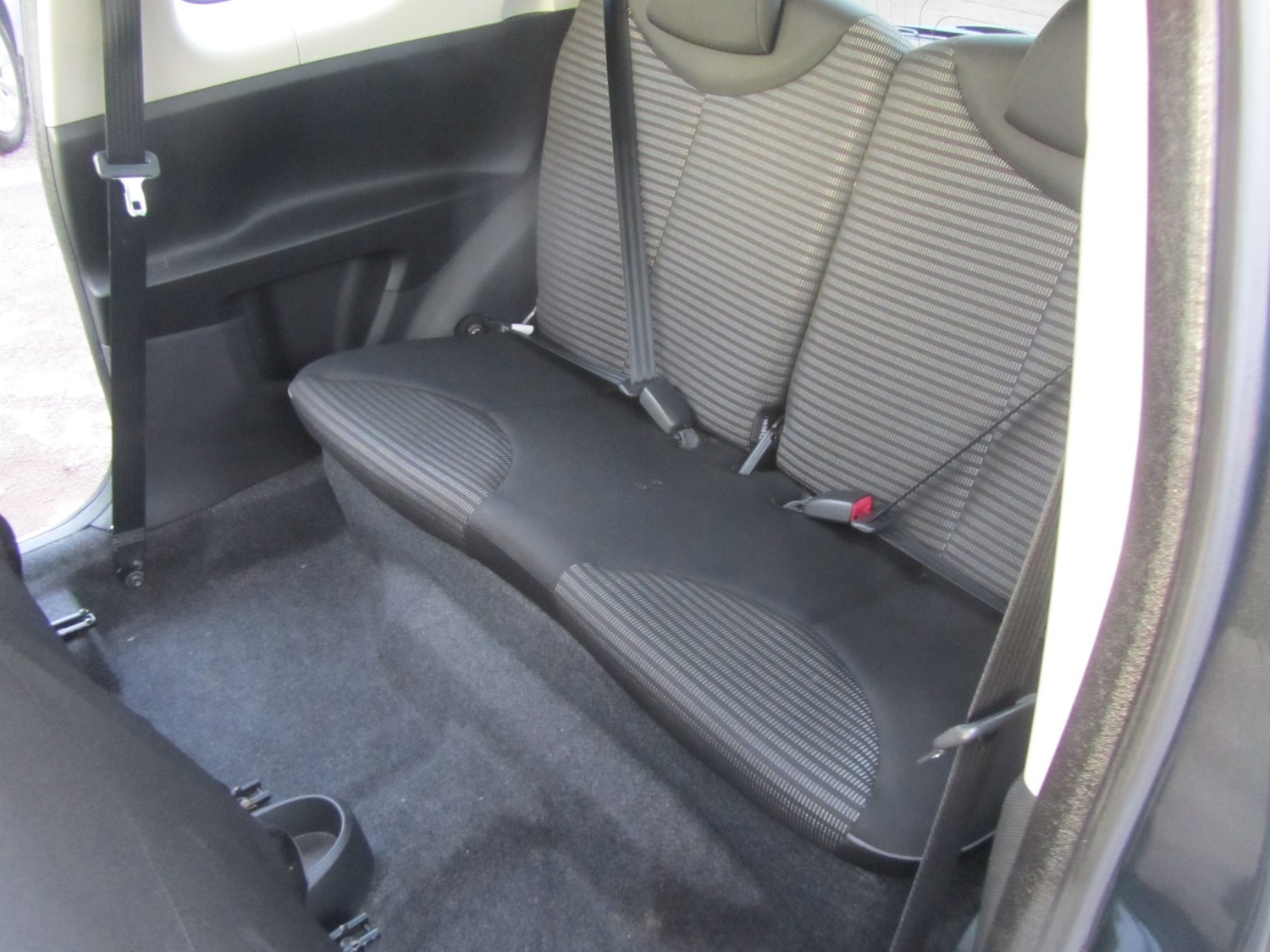 Used Peugeot 107 2014 for sale - 77154347: Photo 18