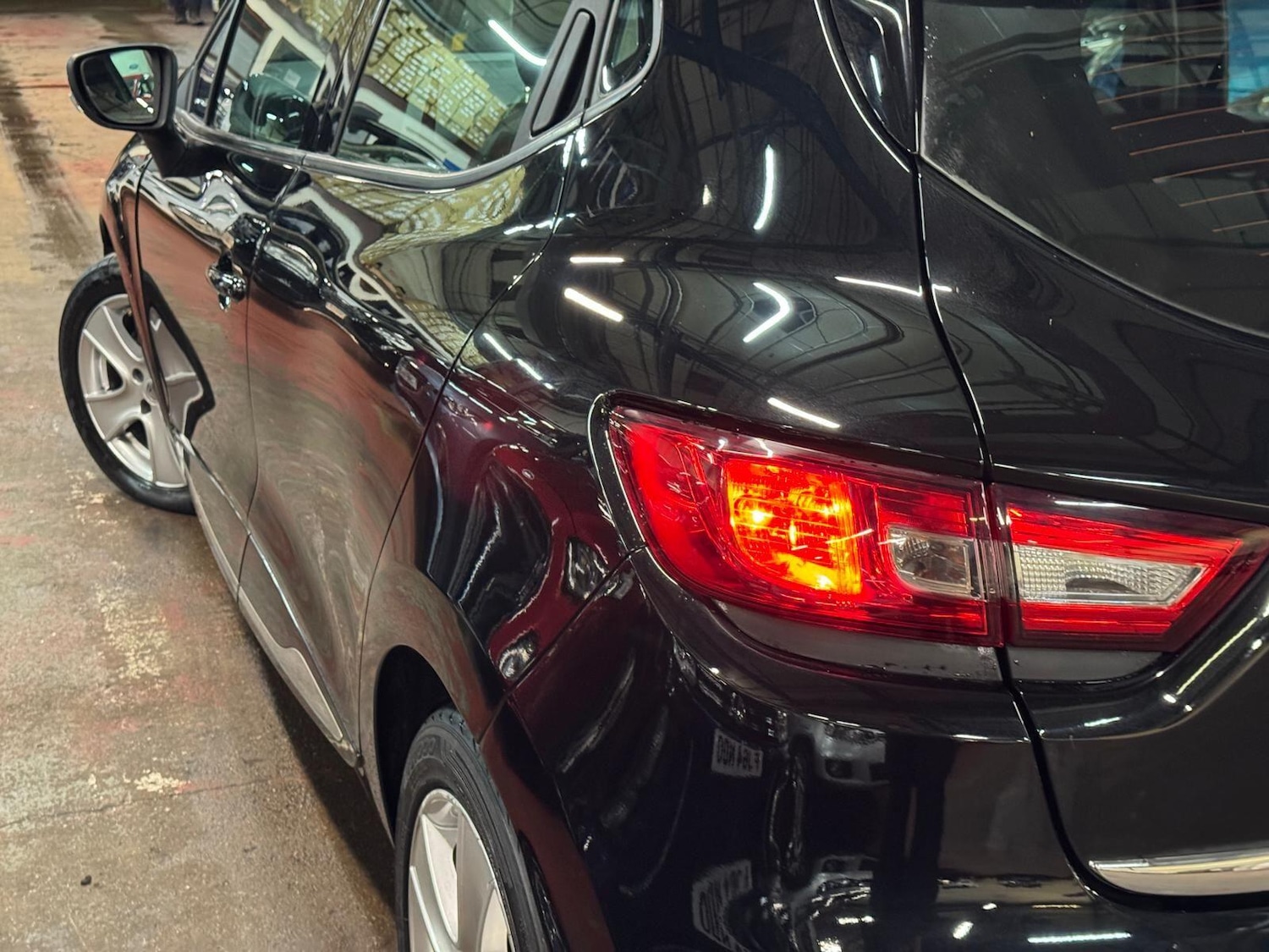 Used Renault Clio 2015 for sale - 76887152: Photo 15