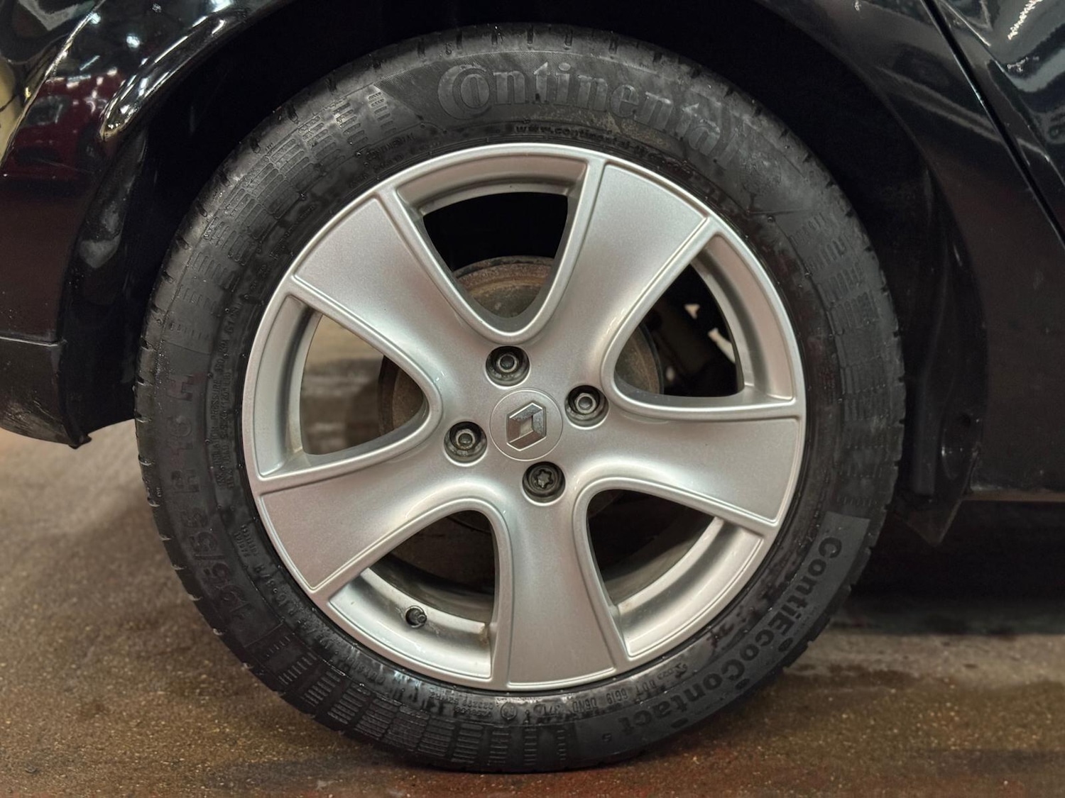 Used Renault Clio 2015 for sale - 76887152: Photo 17