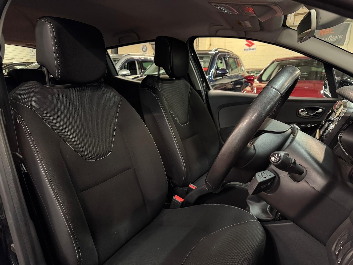 Used Renault Clio 2015 for sale - 76887152: Photo 20