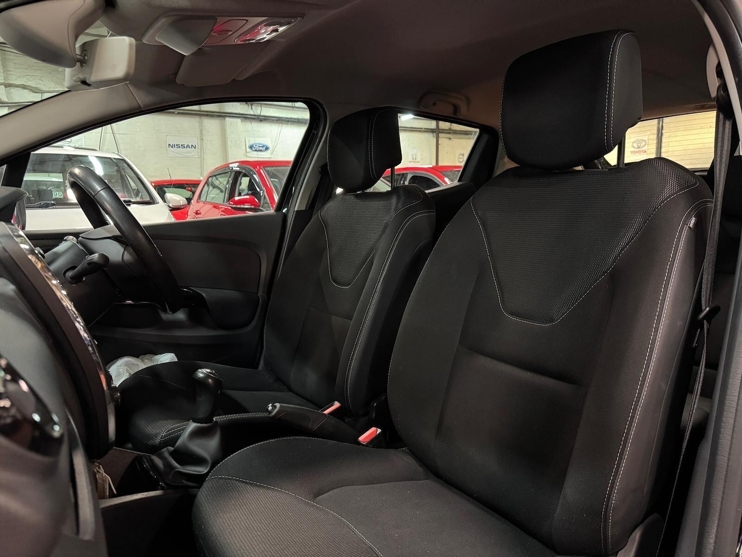 Used Renault Clio 2015 for sale - 76887152: Photo 23