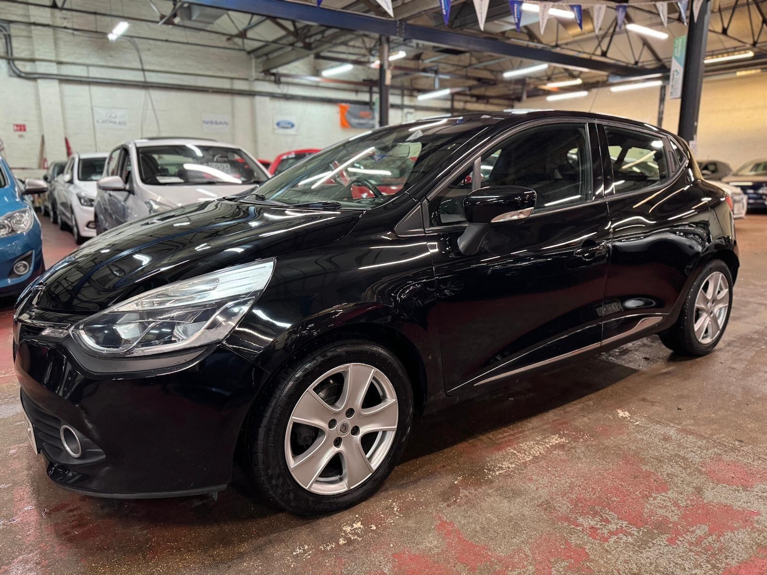 Used Renault Clio 2015 for sale - 76887152: Photo 3