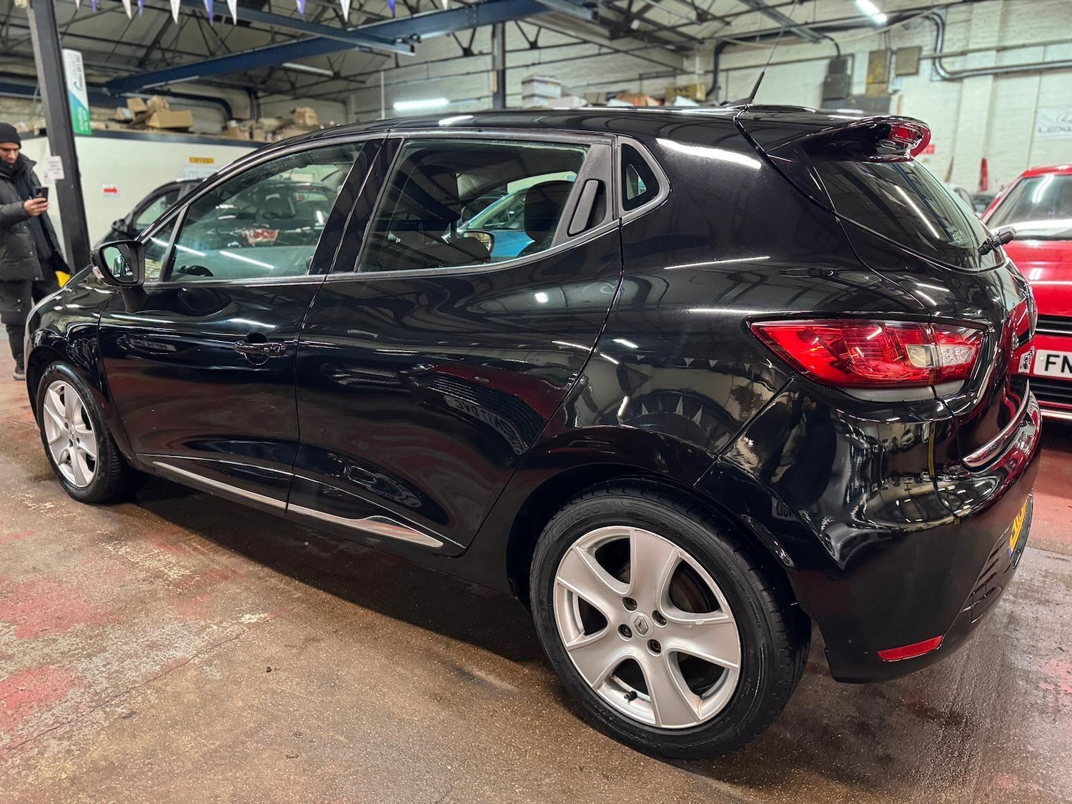 Used Renault Clio 2015 for sale - 76887152: Photo 4