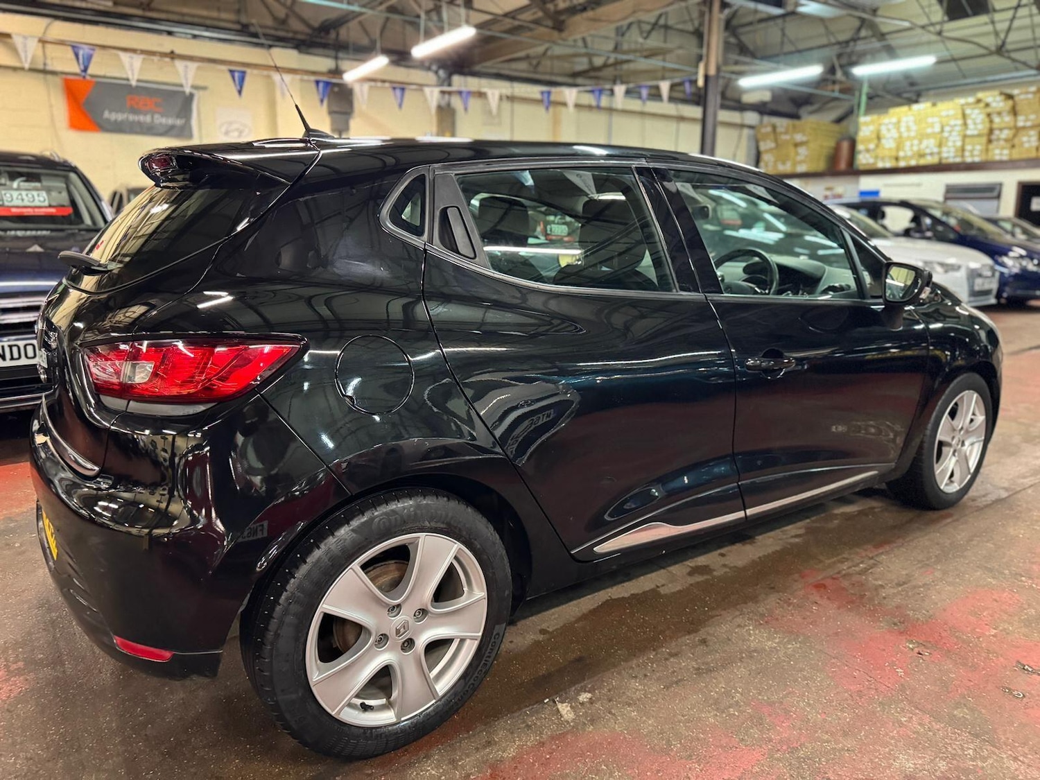 Used Renault Clio 2015 for sale - 76887152: Photo 6