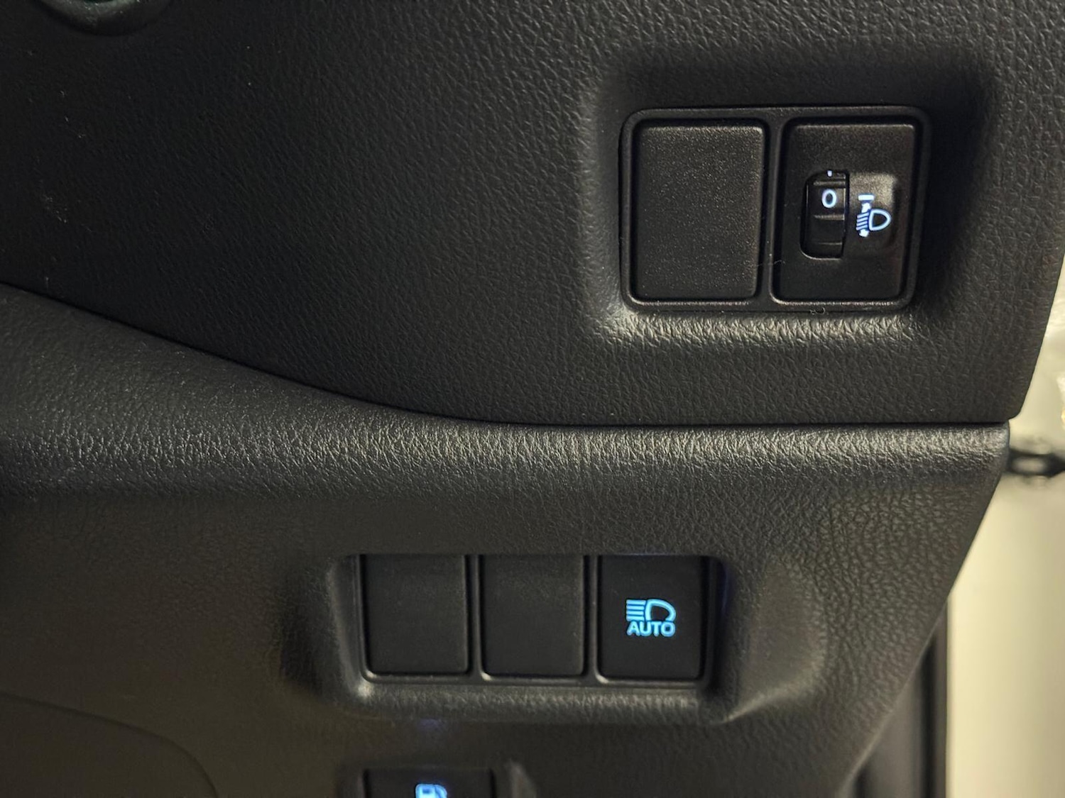 Used Toyota C-HR 2019 for sale - 77156072: Photo 41