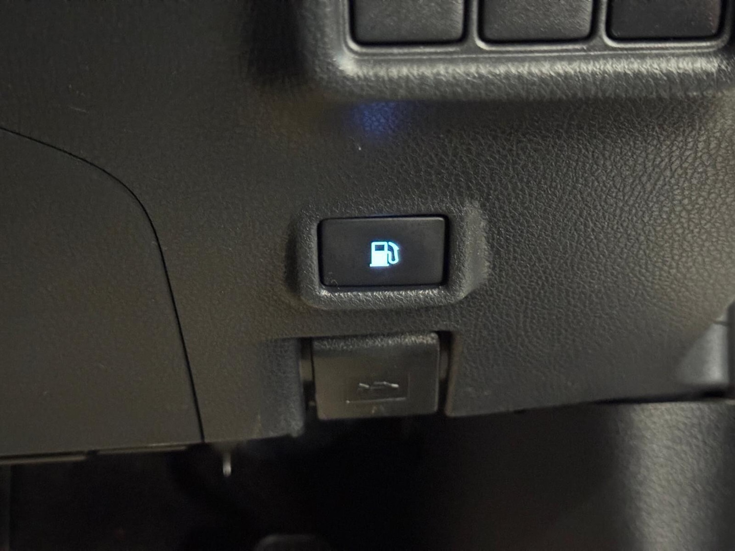 Used Toyota C-HR 2019 for sale - 77156072: Photo 42