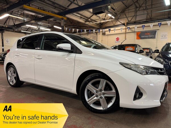 Used Toyota Auris 2013 for sale - 75599936: Photo 1