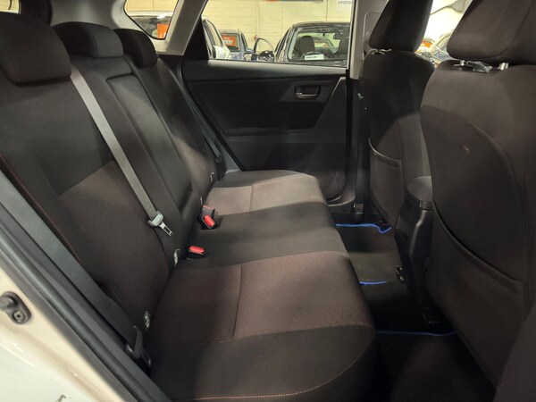 Used Toyota Auris 2013 for sale - 75599936: Photo 21