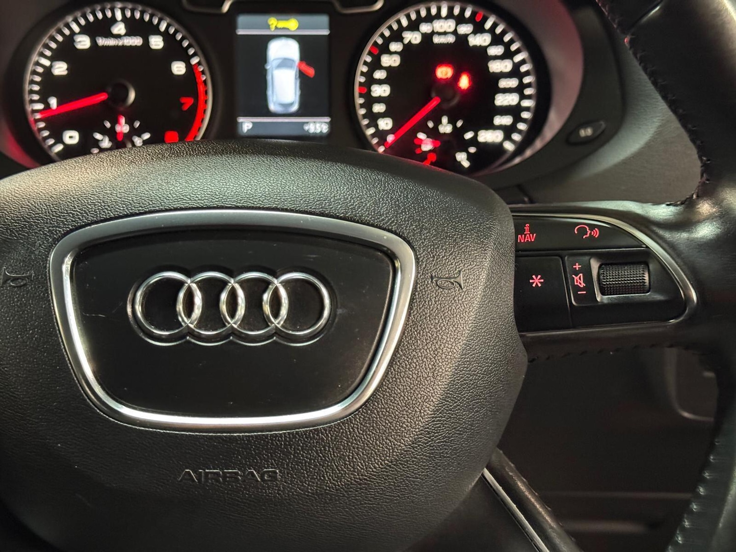 Used Audi Q3 for sale - 76389316: Photo 38