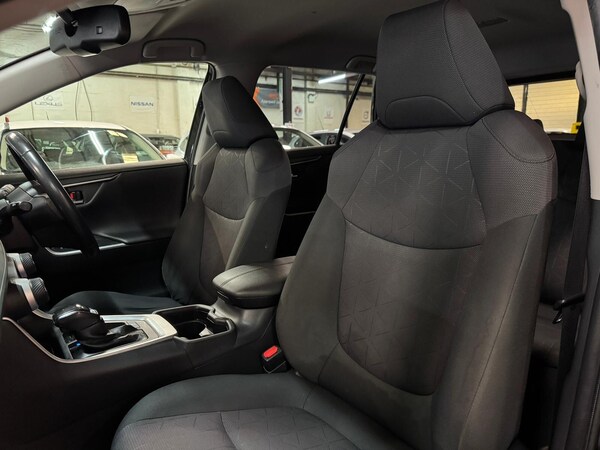 Used Toyota RAV4 2019 for sale - 76167193: Photo 27
