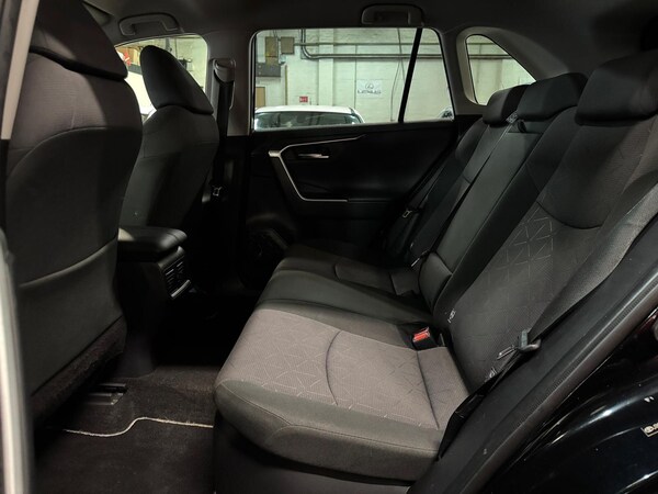 Used Toyota RAV4 2019 for sale - 76167193: Photo 31