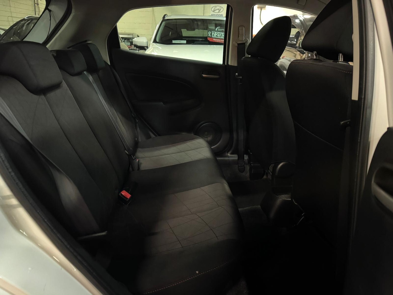 Used Mazda Mazda2 2013 for sale - 77345000: Photo 24