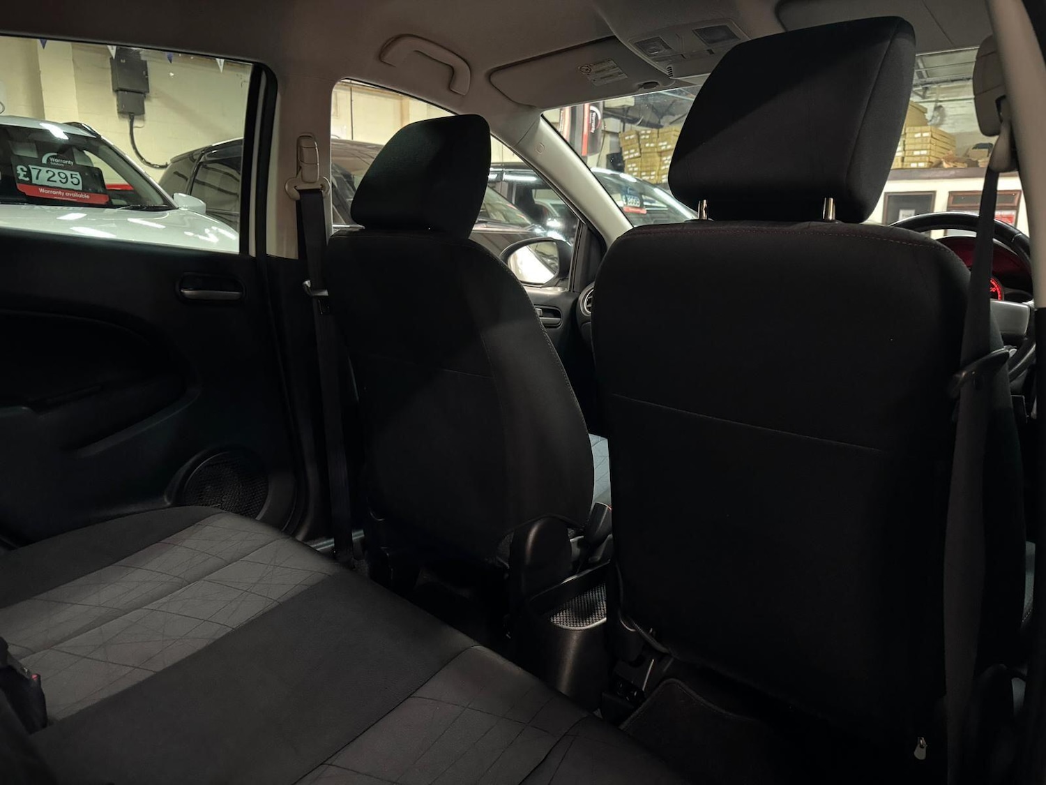 Used Mazda Mazda2 2013 for sale - 77345000: Photo 26