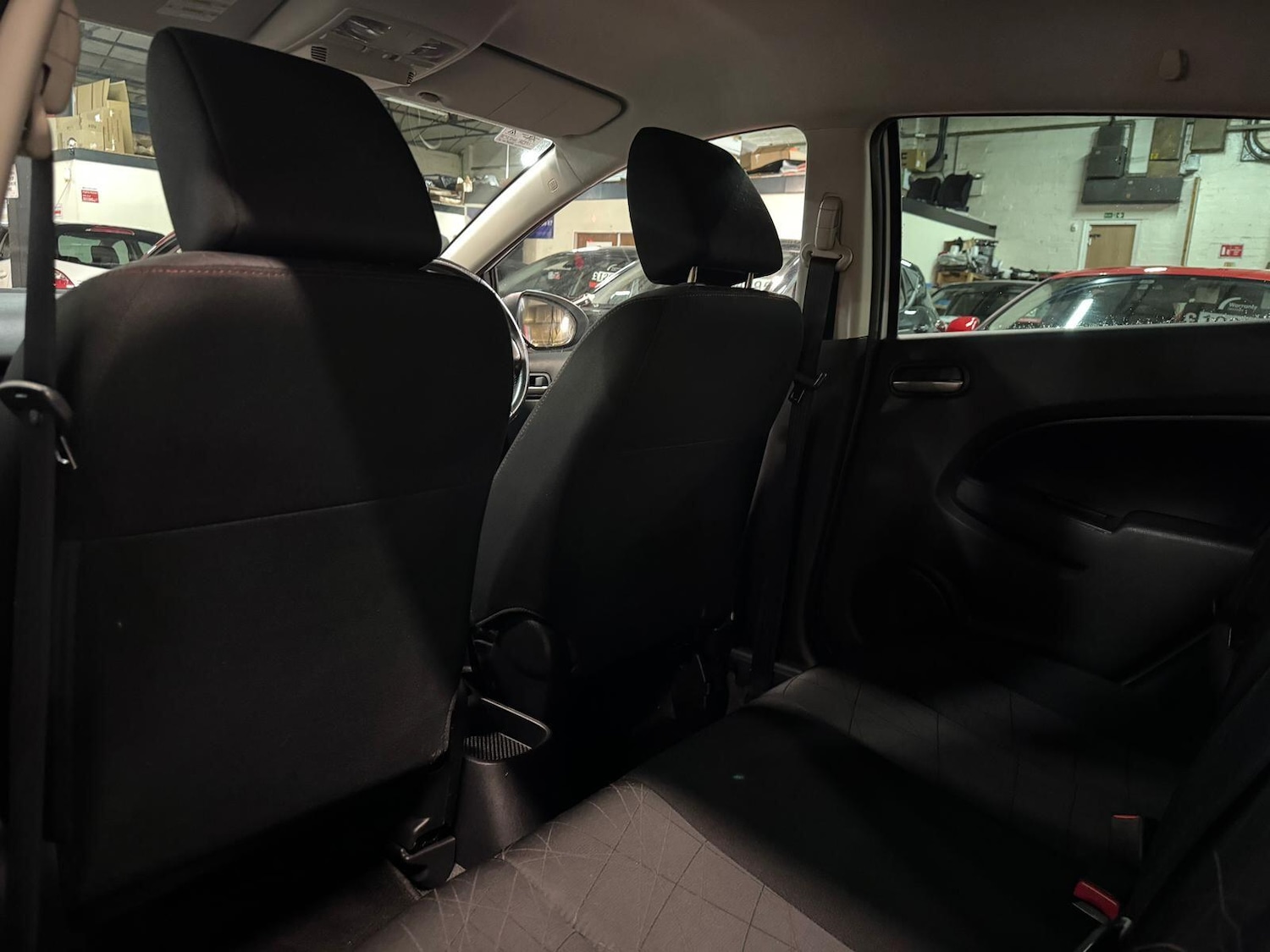 Used Mazda Mazda2 2013 for sale - 77345000: Photo 29