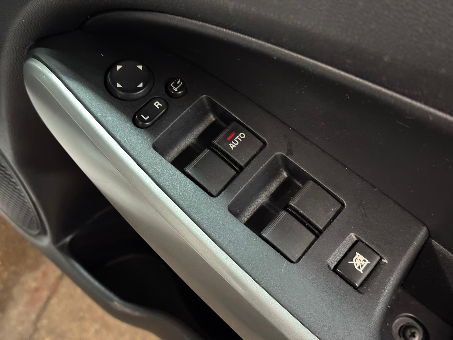 Used Mazda Mazda2 2013 for sale - 77345000: Photo 36