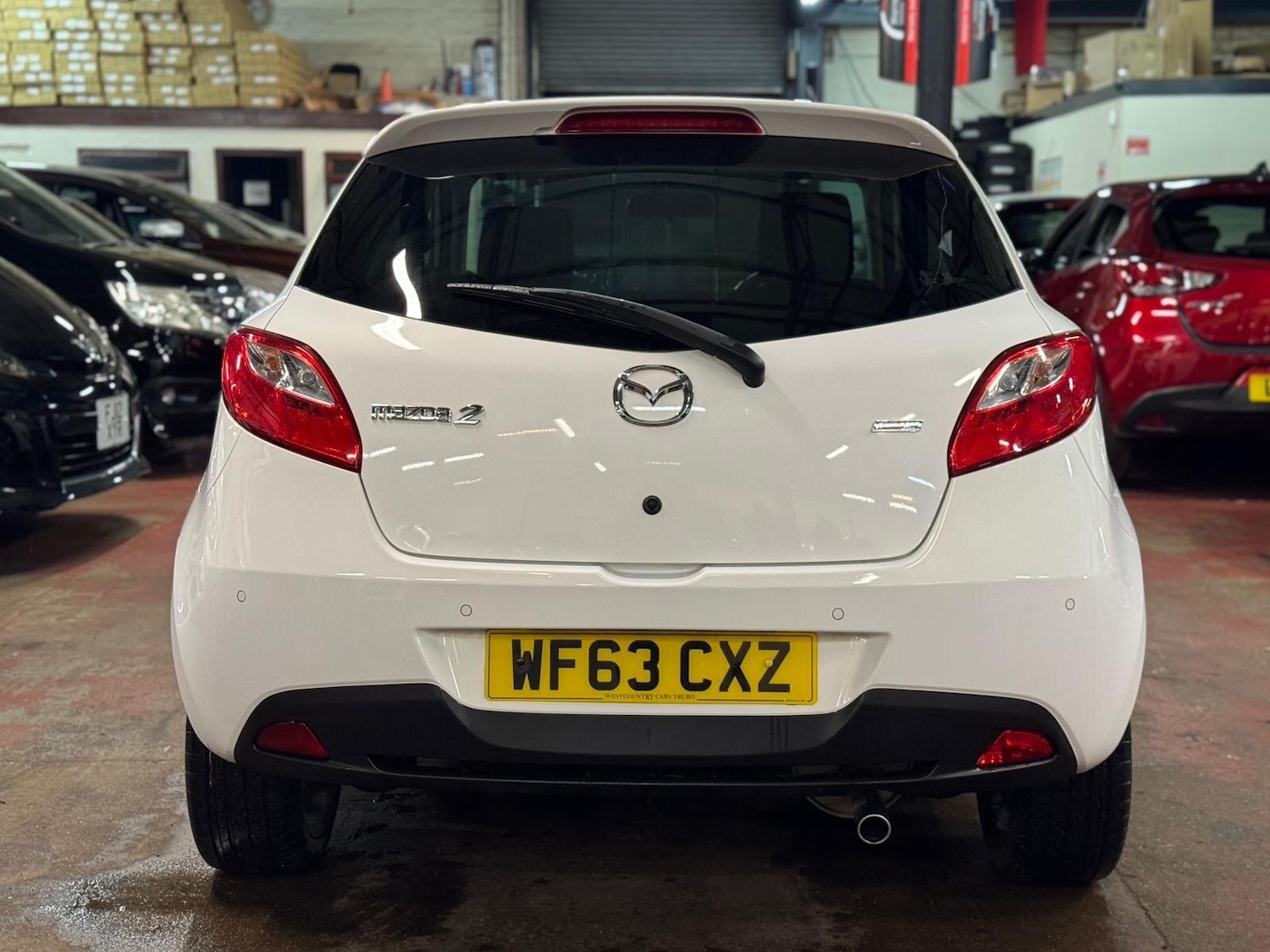 Used Mazda Mazda2 2013 for sale - 77345000: Photo 5